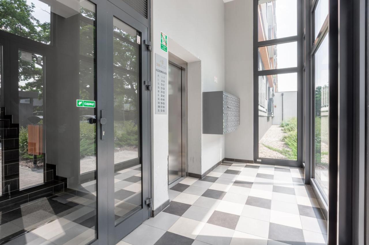 Sun House Apartment + Free Parking Breslavia Esterno foto