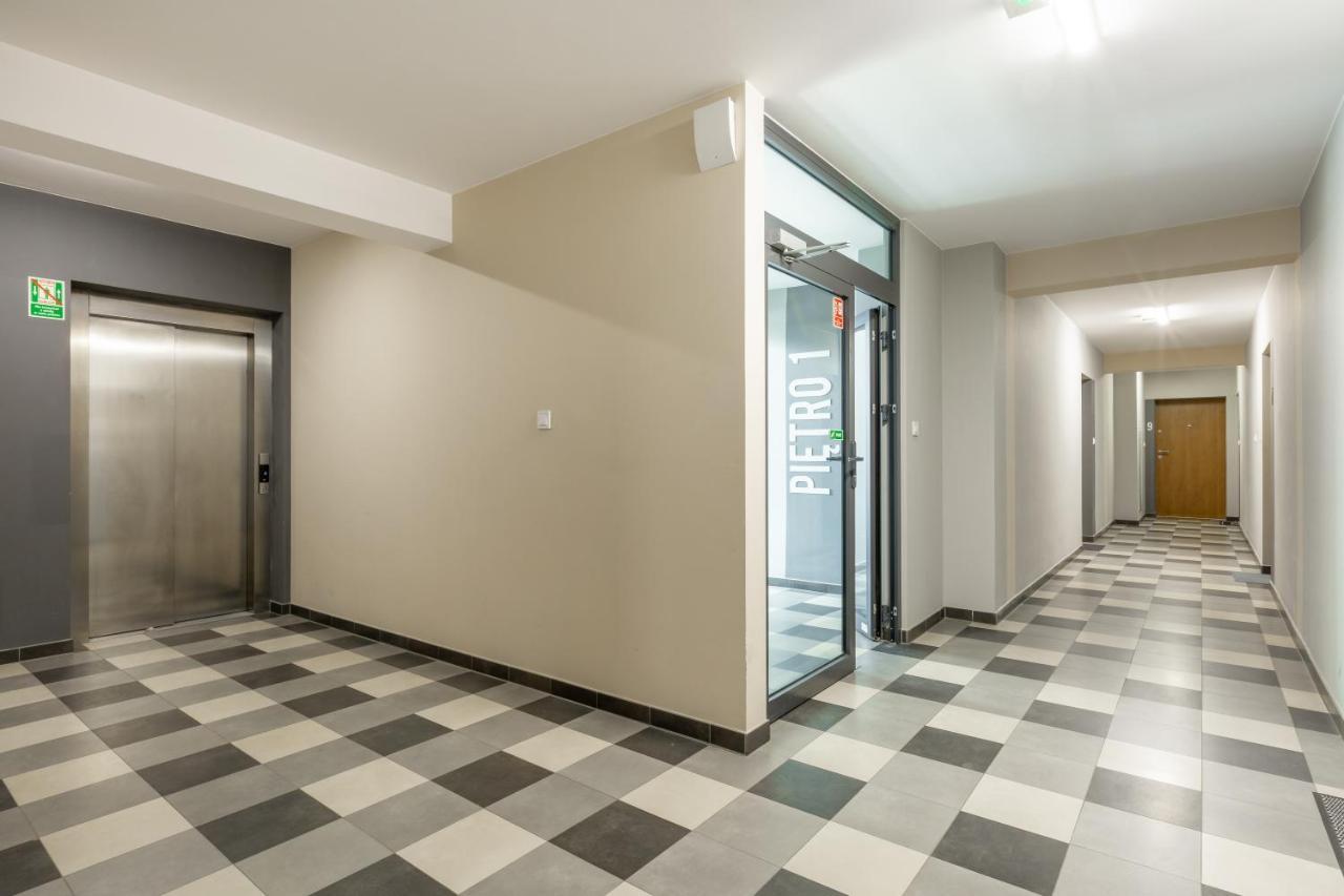 Sun House Apartment + Free Parking Breslavia Esterno foto